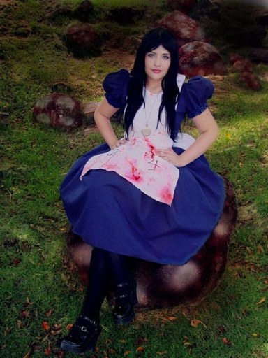 Америкэн Макги: Алиса - Alice Cosplays